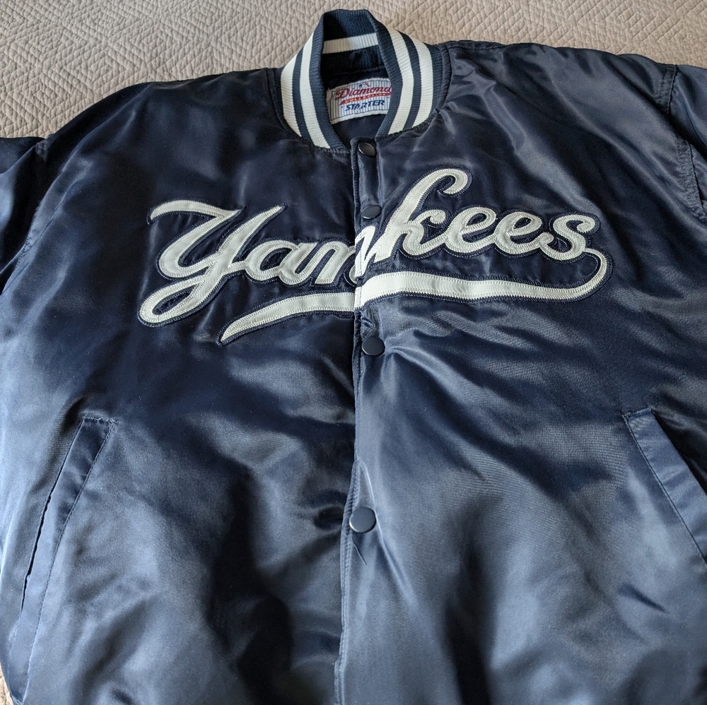 New York Yankees Puffer Quilted Jacket - Picture 2 of 11